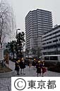 大川端リバーシティ２１を歩く、小学生