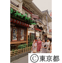 歌舞伎座前を行く、観劇客