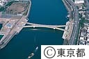 桜橋のアップ（空撮）