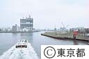 佃島付近を行く水上バス