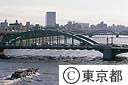 隅田川かかる駒形橋
