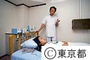 神経科学総合研究所で行なわれている睡眠実験を始めるところ