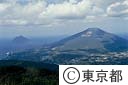 八丈富士と小島（空撮）