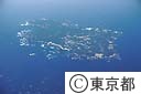 式根島の全景（空撮）