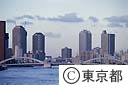 勝鬨橋と高層ビル群