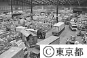 荷の積降ろしをするため集荷場にトラックが入る