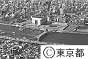 隅田川の人道橋、桜橋（空撮）