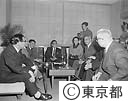 日米修交１００年記念　出発する東知事