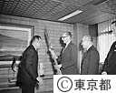 西ドイツ　ボン市長と苗木の交換