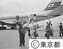 ミス東京　伴さん　渡米羽田空港にて