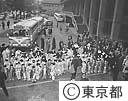 養護施設の七五三祝い都庁玄関にて