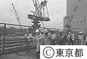 新都庁舎現場を視察する鈴木知事