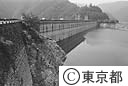水位が低下した小河内ダム