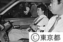 補装具研究所で開発した、左手のみでコントロールできる自動車