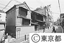 本郷に残る伊勢屋質店の土蔵