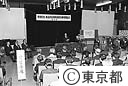 環境・食品衛生優良施設、知事賞贈呈式であいさつする鈴木知事