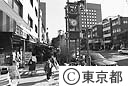 人形町の商店街、電線は地中に