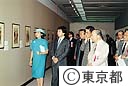 大英博物館秘蔵「江戸美術展」特別鑑賞をする鈴木知事