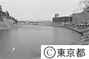 三宅坂方向から桜田門の警視庁方向を望む