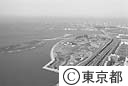 葛西臨海公園と首都高速道路湾岸線