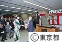 北村西望先生より「彫像天女の笛」の除幕式