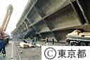 倒壊した高速道路