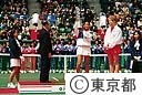 世界都市博・ジャパンオープンテニス選手権大会、優勝した伊達公子さんにカップが贈られた