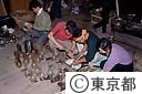 雲取山荘でのランプの手入れ