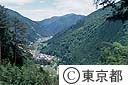 山に抱かれた小菅（こすげ）村