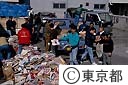 リサイクル運動をする六親会の人達