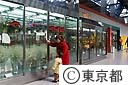 市場内の花の試験設備