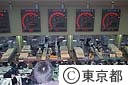 花き市場のセリ場