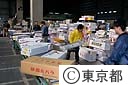 仕入れ先別に分ける市場の人達