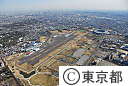 都内空撮（調布飛行場と味の素スタジアム（右奥））