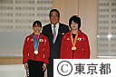 第42回世界体操選手権大会メダリスト（内村航平､田中理恵）選手が石原知事を訪問
