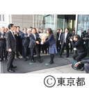 猪瀬知事が初登庁