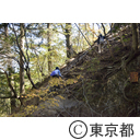 天狗岩にのぼる登山者