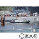 東西水路横断橋の移動設置工事