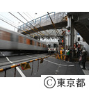 高架工事が進む板橋区の大山駅脇の踏み切り